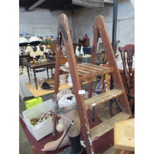 280 - SMALL FOLDING WOODEN STEP LADDERS