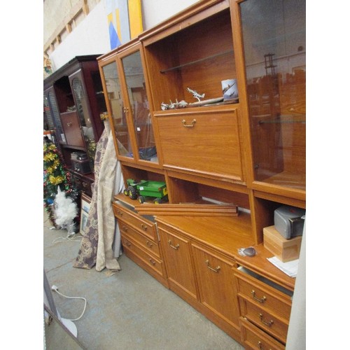 485 - VERY LARGE WALL UNIT IN 3 SECTIONS WITH GLAZED CUPBOARDS SHELF AND DRINKS CABINET IN TOP SECTION, DR... 