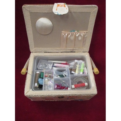 318 - VINTAGE RETRO SEWING BOX AND CONTENTS