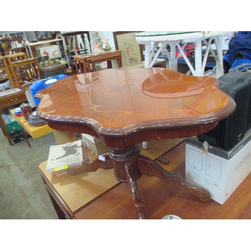 333 - MAHOGANY VENEERED COFFEE TABLE WITH INLAID TOP- 97CM X 58CM