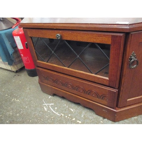 161 - OAK MEDIA CORNER CABINET WITH DRAWER, SIDE CUPBOARDS & LEADED GLASS DOOR