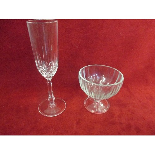 305 - 2 CRATES OF DRINKING GLASSES INCL CUT GLASS, IRISH LIQUEUR GLASSES ETC