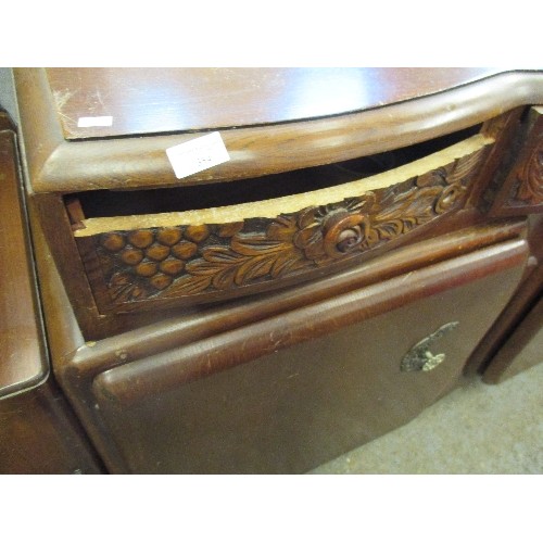 354 - 1940'S / 50'S OAK VENEERED SIDEBOARD WITH CUTLERY DRAWER