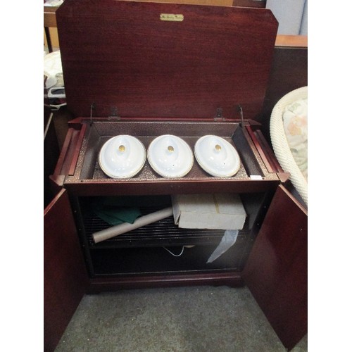 441 - GOOD QUALITY 20TH CENTURY MAHOGANY VENEERED HOSTESS TROLLEY 