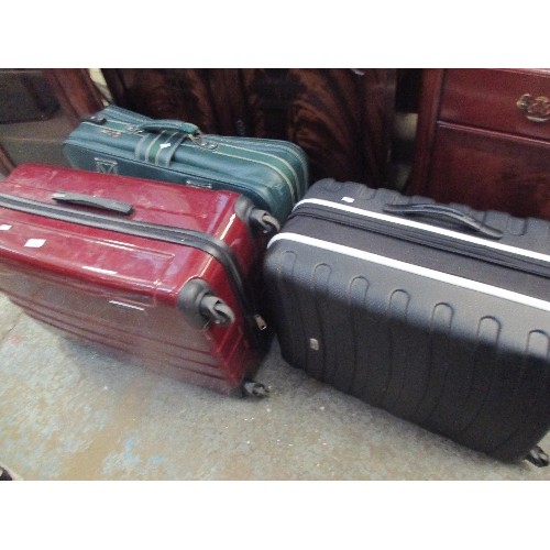 442 - 3 LARGE SUITCASES FULL OF BEDLINEN