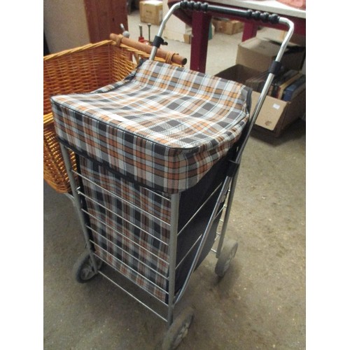 451 - PUSH ALONG SHOPPING TROLLEY IN CHECKED FABRIC