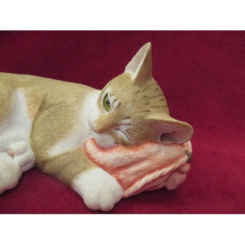 11 - SHERRATT & SIMPSON MODEL OF A KITTEN ON A CUSHION - 20CM