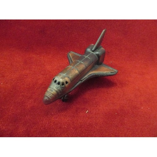 27 - 3 VINTAGE PENCIL SHARPENERS INCLUDING A MUSTANG, SPACE SHUTTLE AND U BOAT SUBMARINE