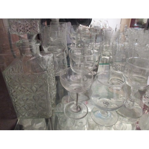 50 - 2 SHELVES OF MIXED GLASS INCLUDING QUALITY CUT GLASS JUG, WINE GLASSES, CUT GLASS VASE ETC