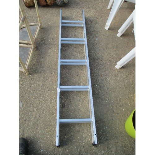 525 - ALUMINIUM LOFT LADDER