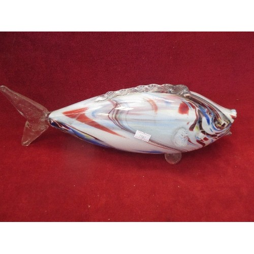 75 - GLASS BOWL & MURANO GLASS FISH WITH DAMAGE TO ONE SMALL FIN, PLUS OTHER ORNAMENTS