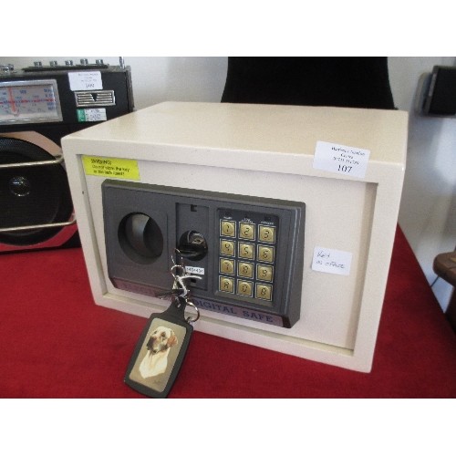 107 - DIGITAL SAFE WITH KEY