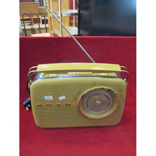 114 - VINTAGE BUSH RADIO