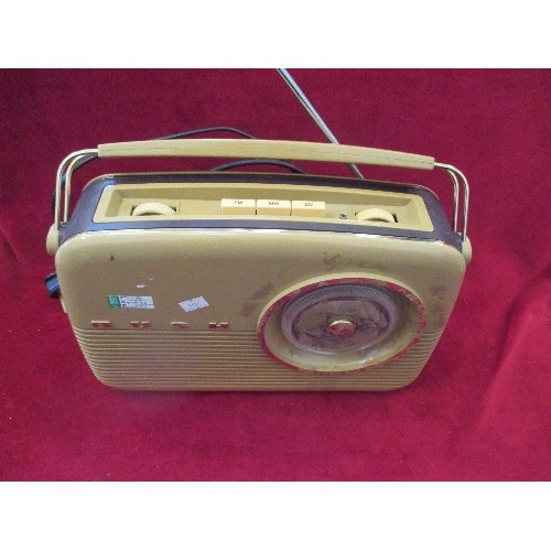 114 - VINTAGE BUSH RADIO