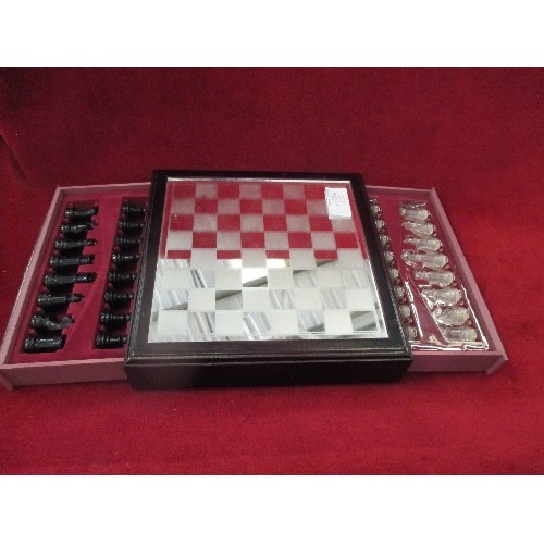 117 - MIRRORED CHESS SET WITH ALL PIECES PRESENT IN DRAWERS