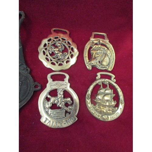 121 - SELECTION  OF HORSE BRASSES & OTHER METALWARES