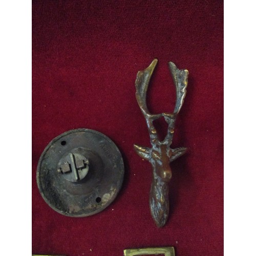 121 - SELECTION  OF HORSE BRASSES & OTHER METALWARES