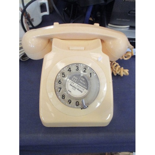 124 - RETRO  CREAM TELEPHONE