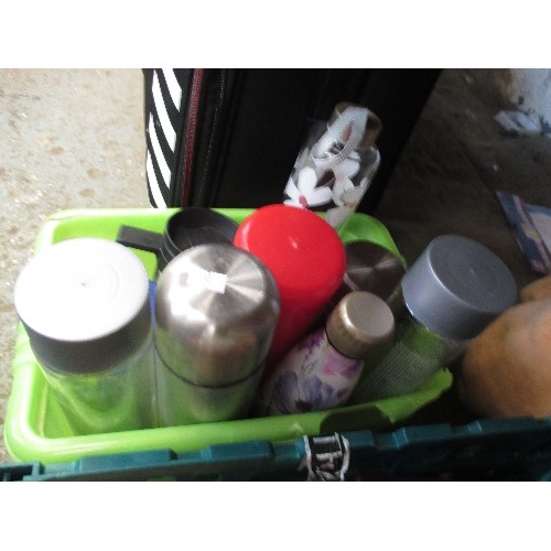 154 - THERMOS FLASKS, THERMOS MUGS & WATER BOTTLES