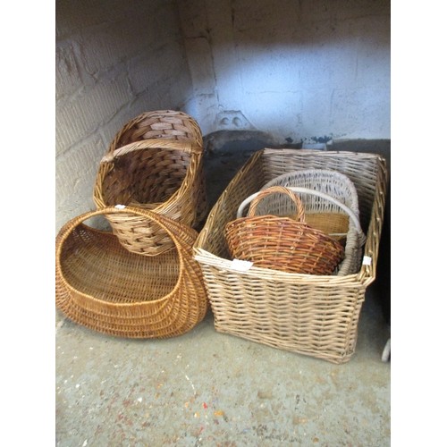 156 - BASKET LOT TO INCLUDE VINTAGE GONDOLA BASKET & STAIR BASKET