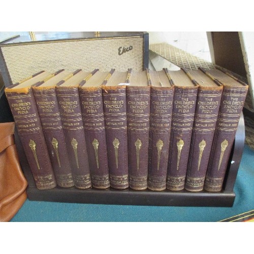 161 - FULL SET OF 10 1930S CHILDREN'S ENCYCLODEDIA BY ARTHUR MEE IN ORIGINAL BAKELITE HOLDER