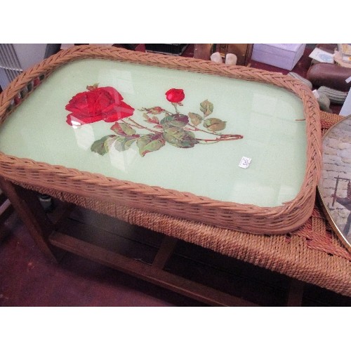 261 - 4 RETRO HOUSEHOLD ITEMS INCUDING CANTILEVER SEWING BOX, WALL PLAQUE, ROSE TRAY & WICKER TABLE