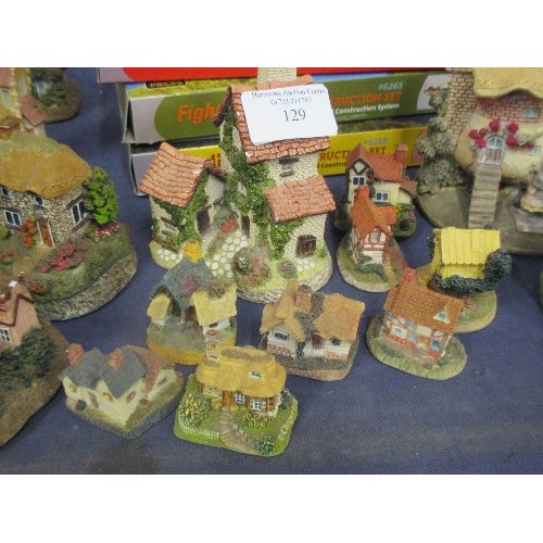 129 - COLLECTION OF LILLIPUT LANE TYPE COTTAGES ETC