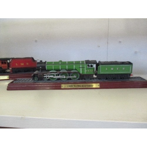 98 - 5 MODEL TRAINS ON PLINTHS: FLYING SCOTSMAN, DUCHESS OF SUTHERLAND, P8 CLASS & 2X PACIFIC CHAPELON NO... 