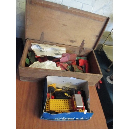 171 - WOODEN BOX OF MECCANO & A FURTHER SHOEBOX OF MECCANO