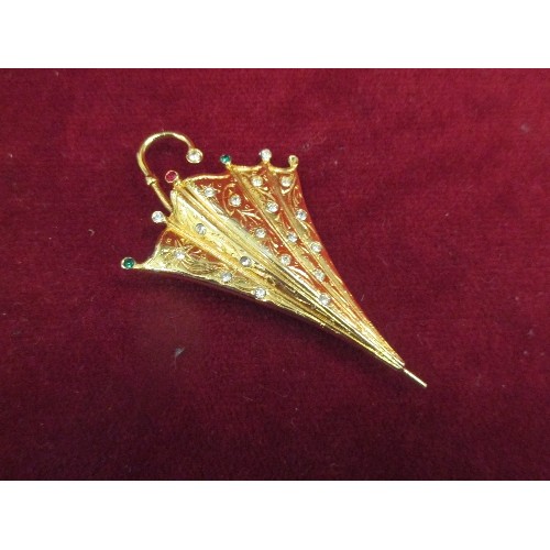 25 - VINTAGE UMBRELLA BROOCH IN GILT, SET WITH CLEAR AND COLOURED STONES - 8CM LONG - WITH BOX