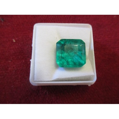 28 - BEAUTIFUL NATURAL EMERALD SQUARE CUT GEMSTONE 11.02 CT WITH LABORATORY CERTIFICATE - 13MM X 13MM