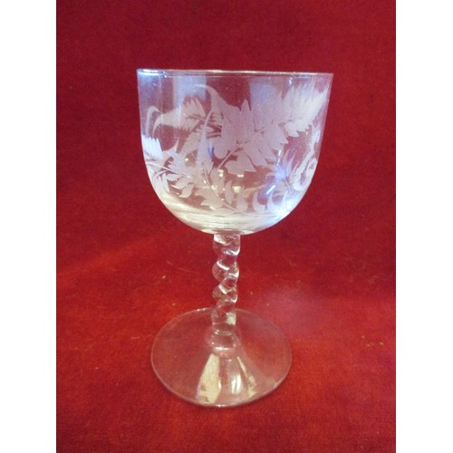 14 - VICTORIAN AND VINTAGE GLASS INCLUDING A FERN ETCHED COMPORT, A FERN ETCHED PORT GLASS WITH TWISTED S... 