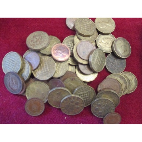 38 - QUANTITY OF HALFPENNY COINS VICTORIA TO ELIABETH II AND A BAG OF THREEPENNY PIECES GEORGE VI AND ELI... 