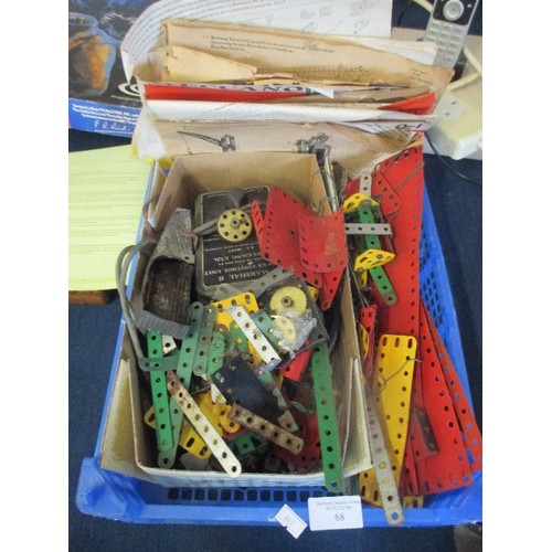 68 - BOX OF VINTAGE MECCANO INCLUDING TRANSFORMER & INSTRUCTION BOOKLETS