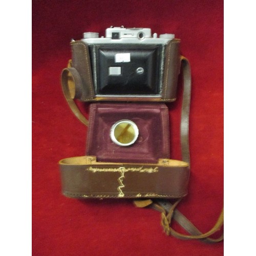 79 - ENSIGN SELFIX 820 SPECIAL VINTAGE CAMERA IN CASE