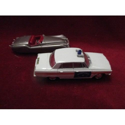 93 - VANGUARDS ROVER 2000 & JAGUAR XK120 DIORAMA MODEL