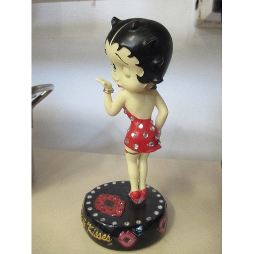 90 - BETTY BOOP HUGS & KISSES ORNAMENT