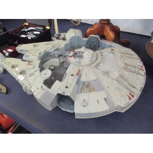 118 - LARGE MILLENIUM FALCON MODEL