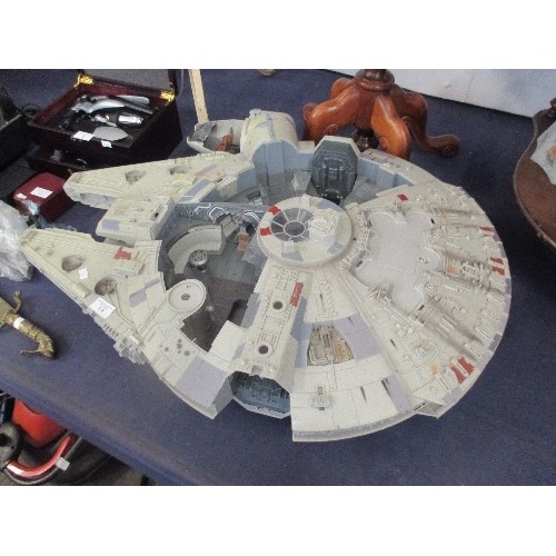 118 - LARGE MILLENIUM FALCON MODEL