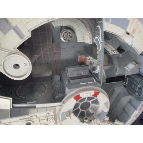 118 - LARGE MILLENIUM FALCON MODEL