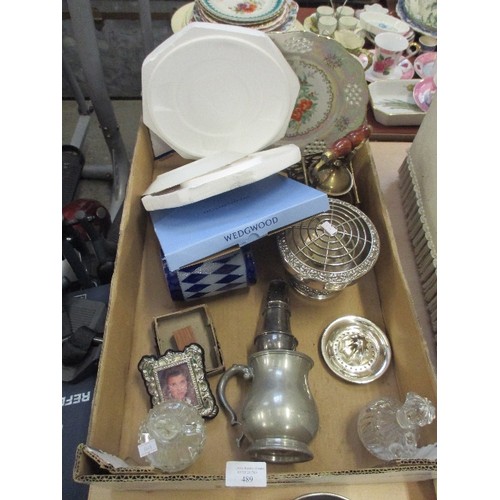 283 - BOX OF MIXED ITEMS INCLUDING WEDGWOOD, METALWARE, GLASSWARE ETC