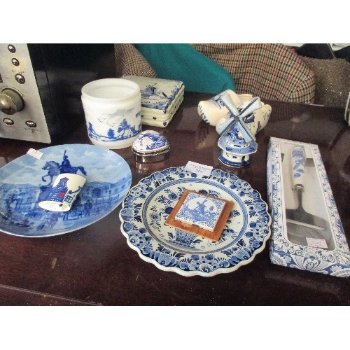 210 - COLLECTION OF BLUE & WHITE DELFTWARE