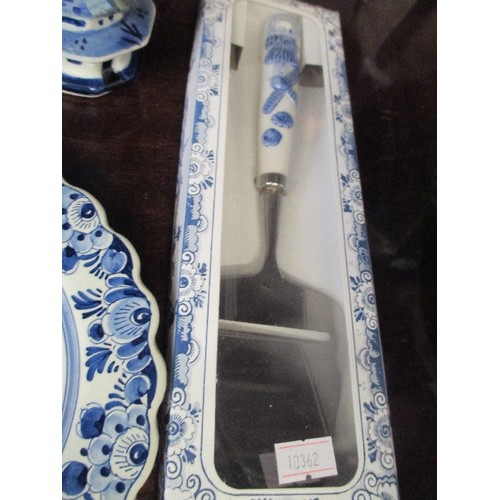 210 - COLLECTION OF BLUE & WHITE DELFTWARE