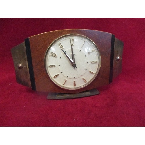 240 - RETRO METAMEC MANTEL CLOCK