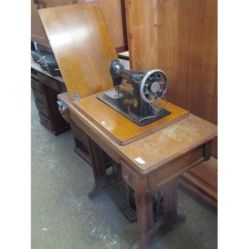 374 - VINTAGE SINGER TREADLE SEWING MACHINE - SERIAL NUMBER FOR 1939