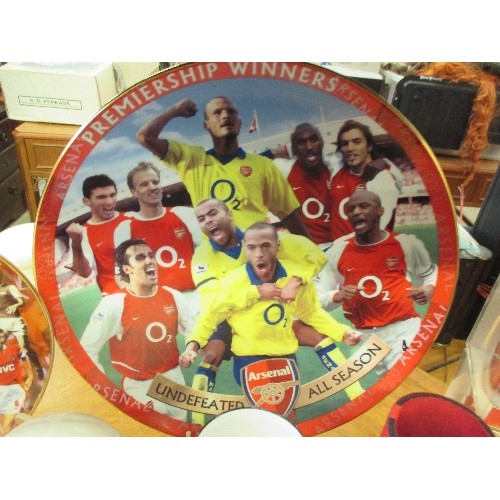 280 - JOB LOT OF ARSENAL MUGS, PLATES ETC