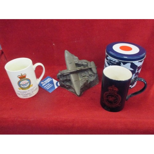 286 - RAF JOB LOT TO INCLUDE SPITFIRE CUSHION, RAF DUXFORD & DAMBUSTERS MUGS, RAF TIN, BRONZE COLOURED SPI... 