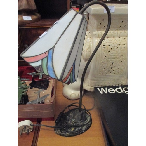 307 - TIFFANY STYLE DESK LAMP