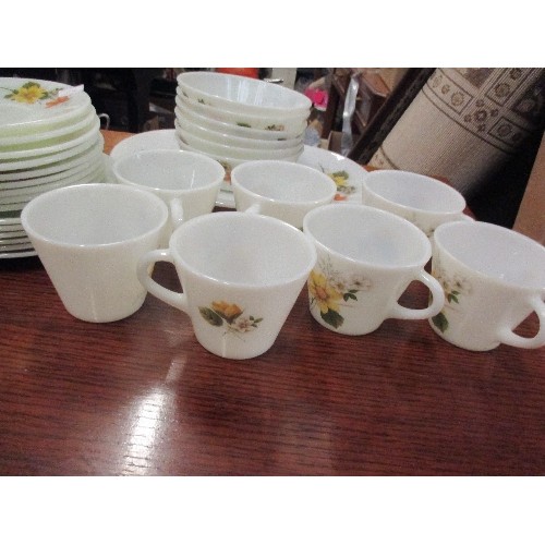 375 - VINTAGE PYREX TEASET, BOWLS AND PLATE WITH FLOWER DECORATION