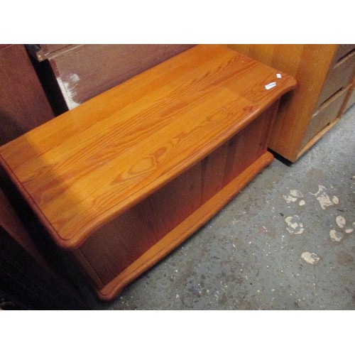 378 - PINE BLANKET BOX WITH SHAPED FRONT - 85CM X 41CM X 46CM